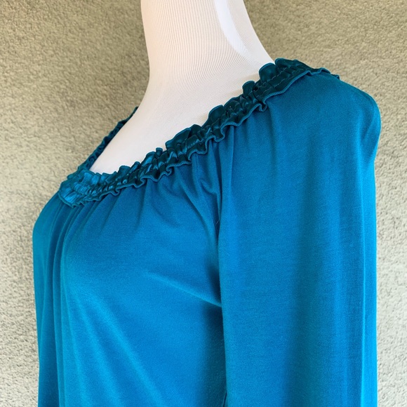 π₯5/$20π₯ Teal Blue Rayon Jersey Top - Picture 7 of 8